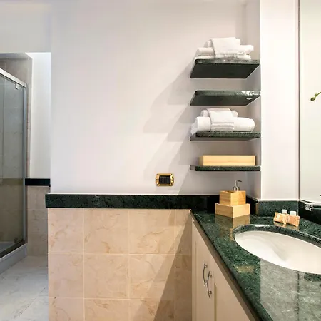 Montebello Style Апартаменты